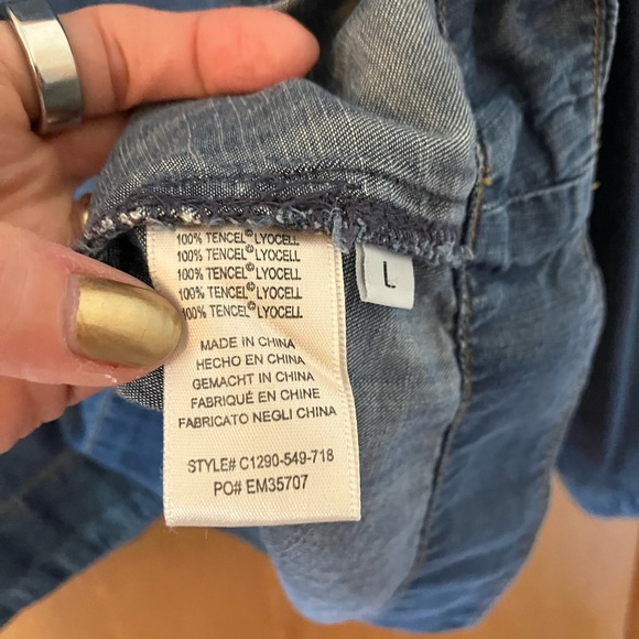 Cloth & Stone 💖 Cute denim top. EUC from Anthropologie. - Picture 8 of 14